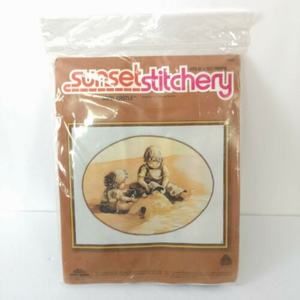 Sunset Stitchery Sand Castle Kit Crewel Vtg 81